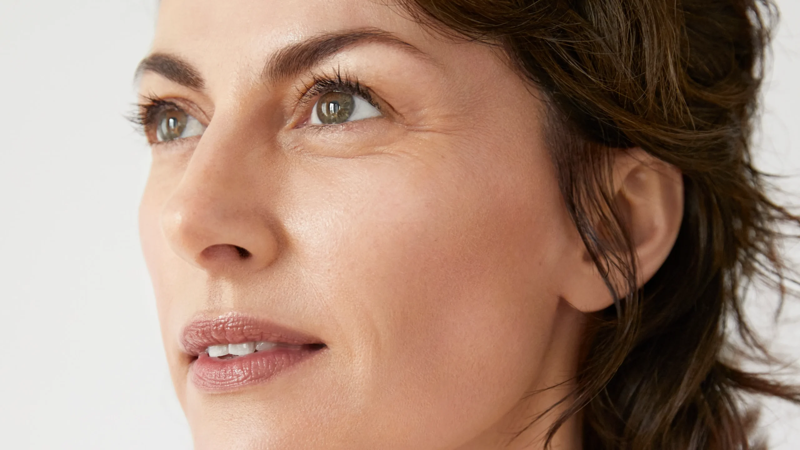 The Best Bronzer for Mature Skin Requires Targeted Application